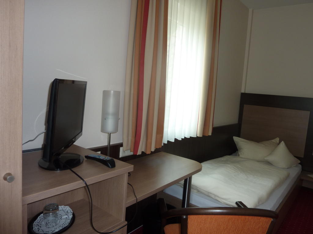 Hotel Gasthof Koenig Karl Freudenstadt Room photo