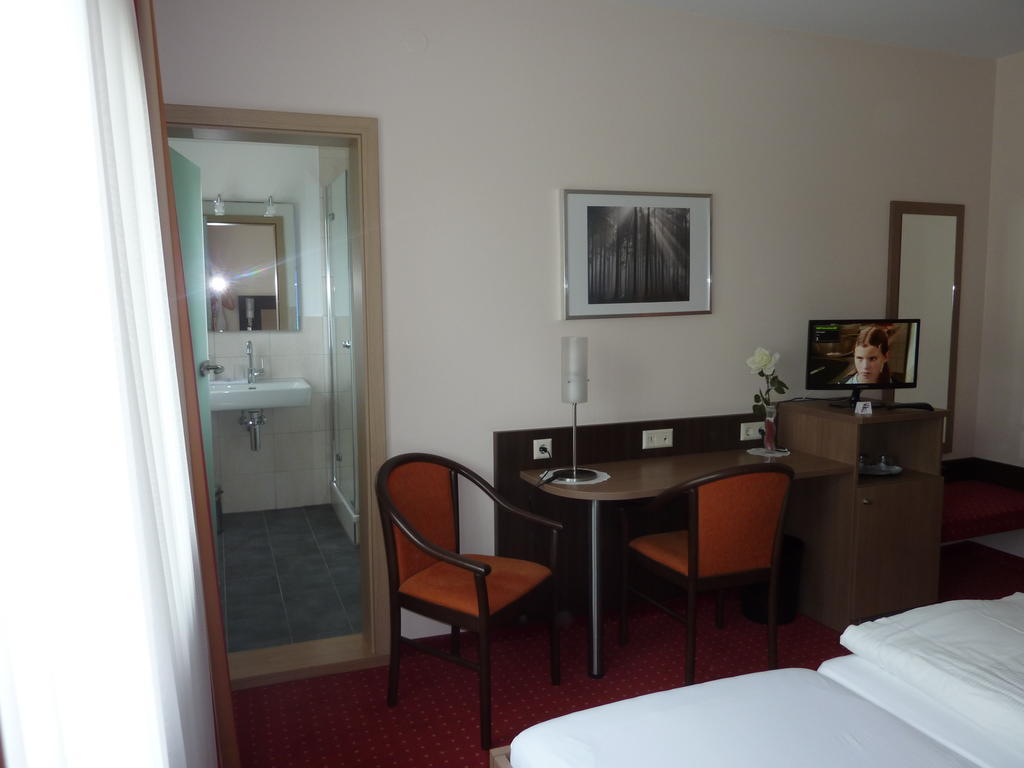 Hotel Gasthof Koenig Karl Freudenstadt Room photo