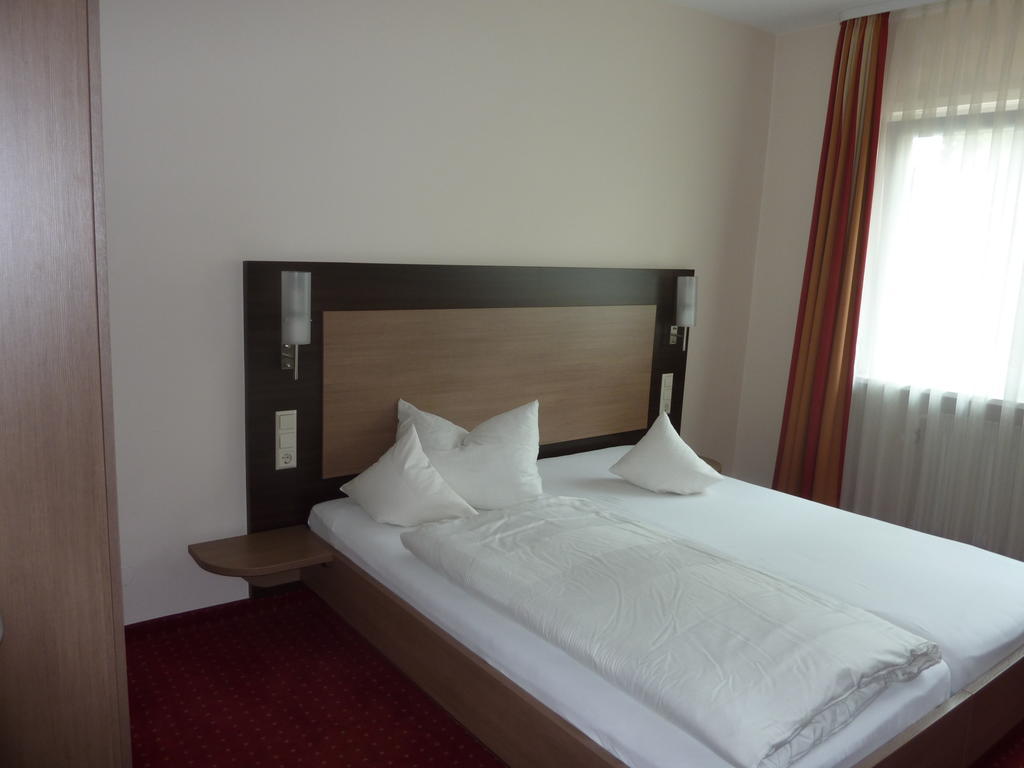 Hotel Gasthof Koenig Karl Freudenstadt Room photo